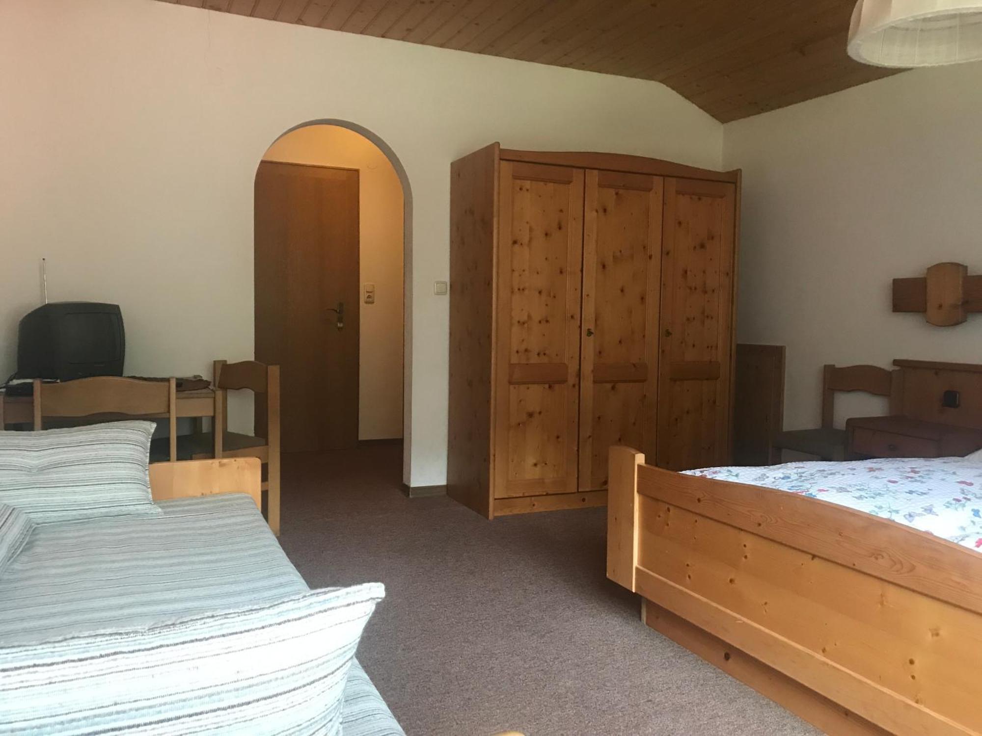 Gasthof Wacht Untertilliach Room photo